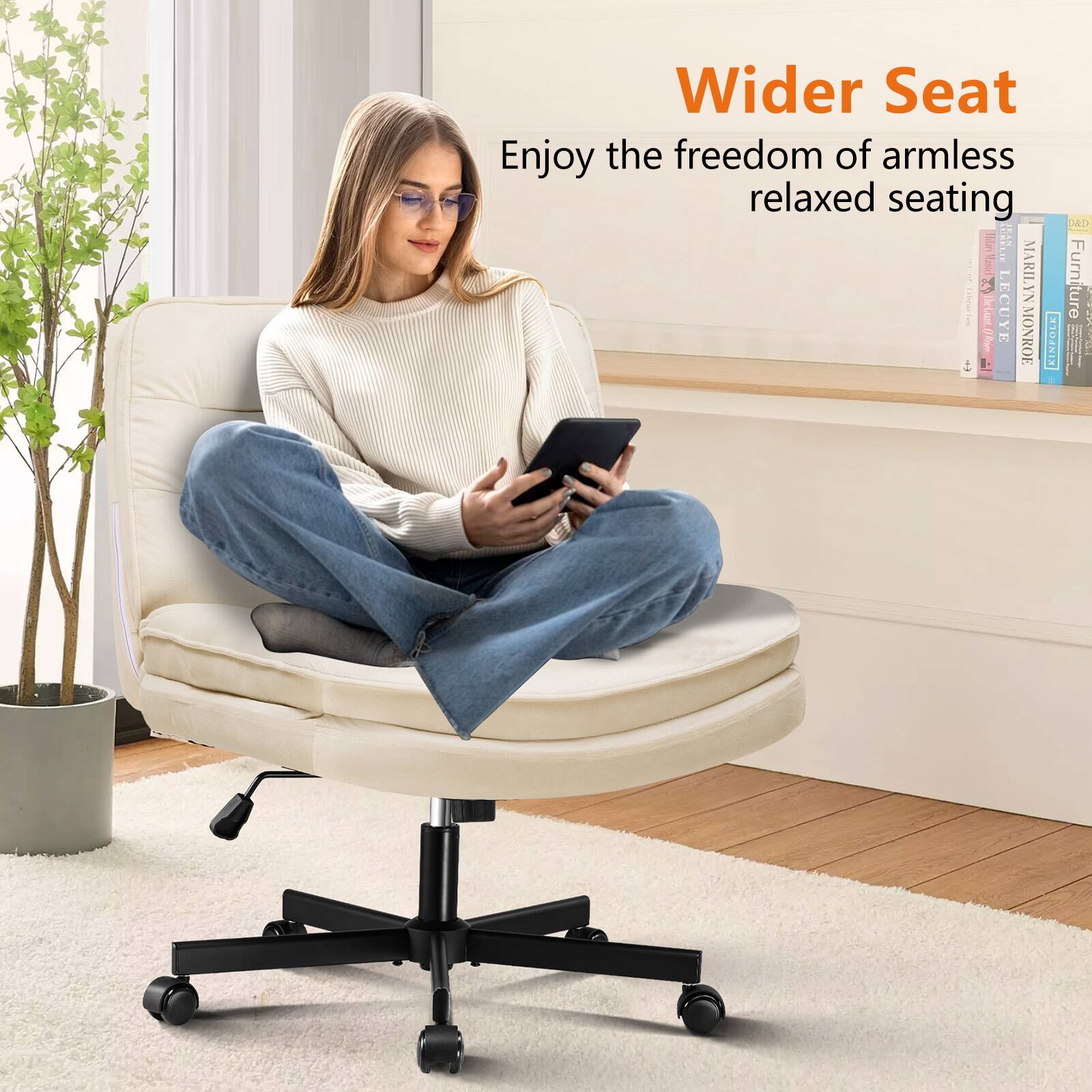Wider Seat
Enjoy the freedom of armless relaxed seating
Furniture
MARILYN
LECUYE
MONROE
KINFOLK