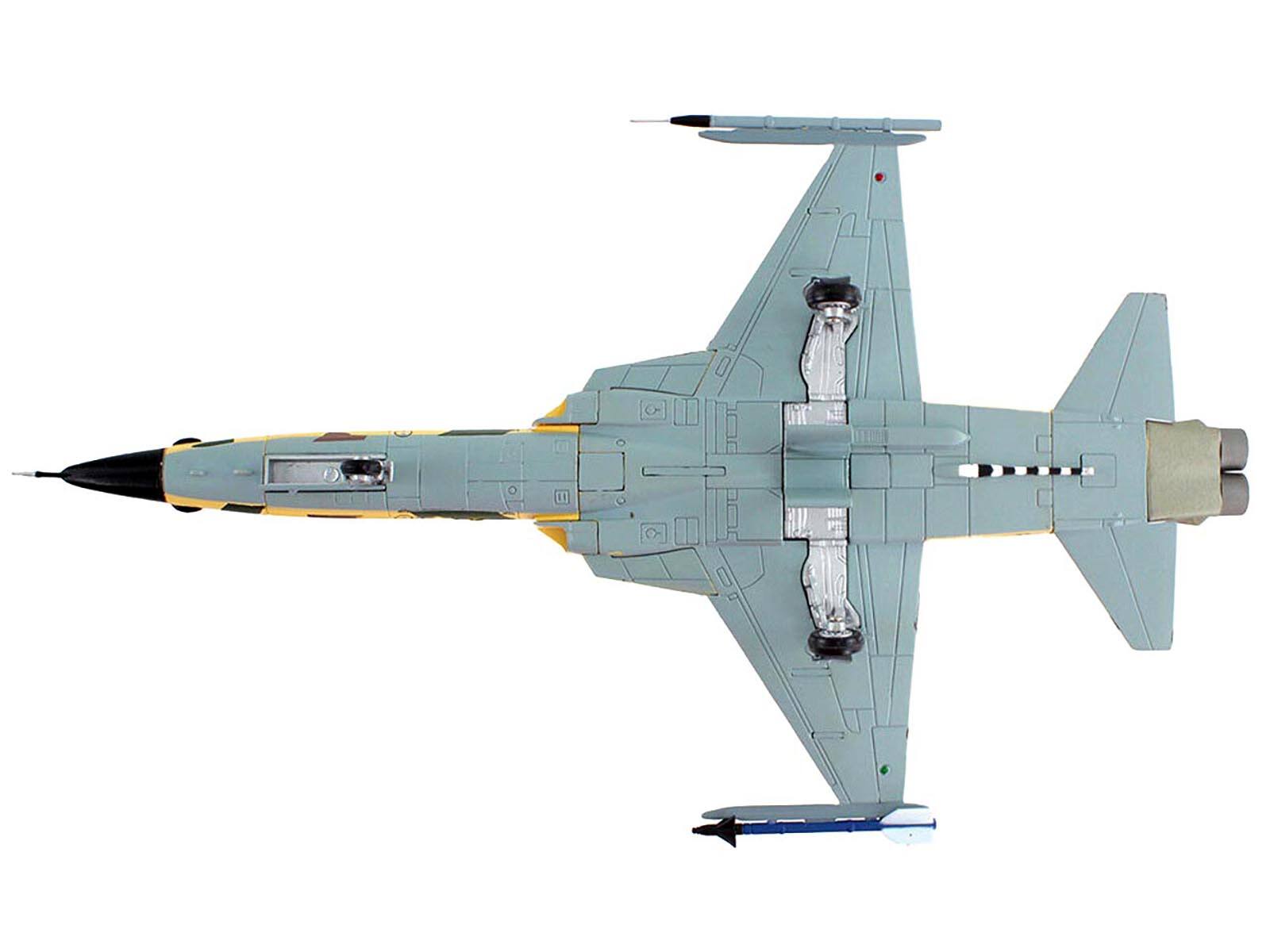 Back. Hobby Master - Northrop F-5N Tiger II Aircraft "VMFT-401 Snipers MCAS Yuma AZ" United States Marine Corps "Air Power Series" 1/72 - Yellow, Green, Brown.