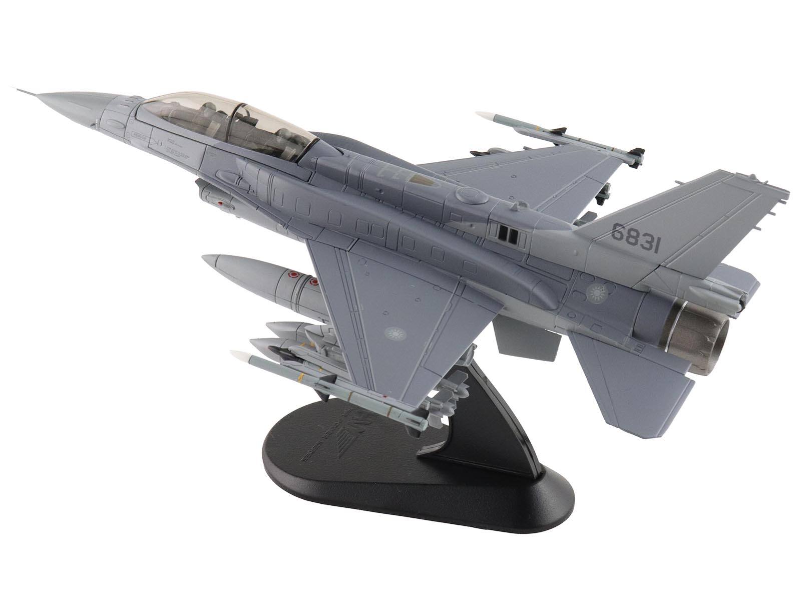 Alt View 5. Hobby Master - Lockheed F-16D Fighting Falcon Fighter Aircraft "Block 70" (2025) Republic of China Air Force 1/72 Model by Hobby Master.