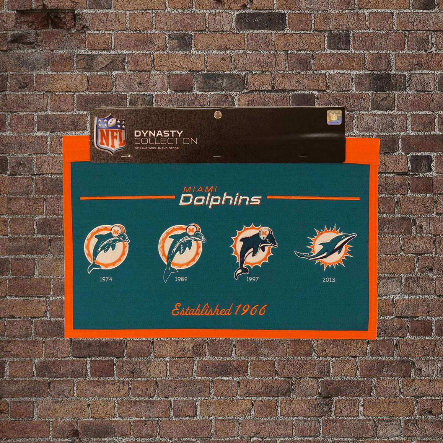 DYNASTY COLLECTION  
GENUINE WOOL BLEND DECOR  

MIAMI Dolphins  
Established 1966  

1974  
1989  
1997  
2013