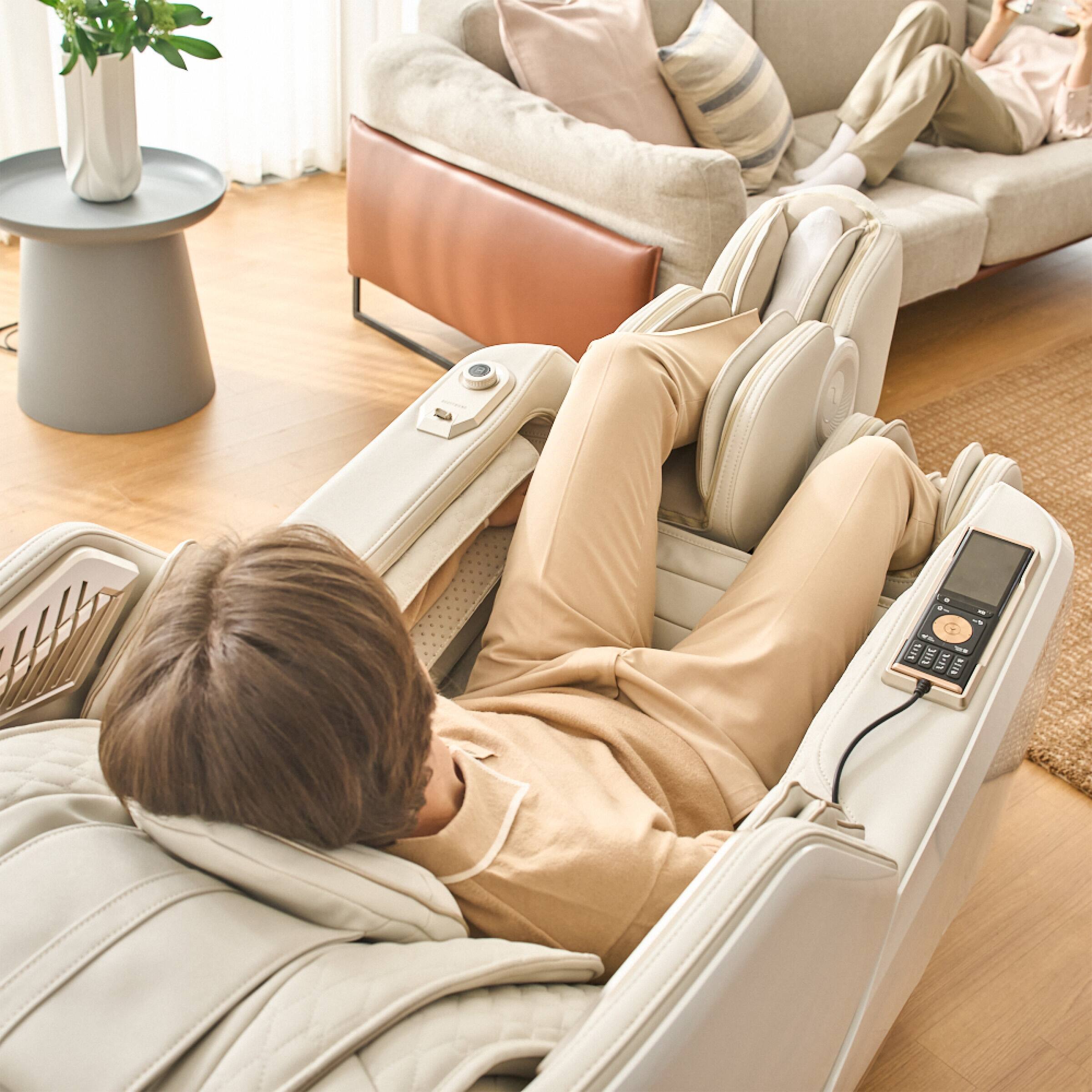 Alt View 4. Bodyfriend - BODYFRIEND FALCON ROVO MASSAGE CHAIR - Beige.