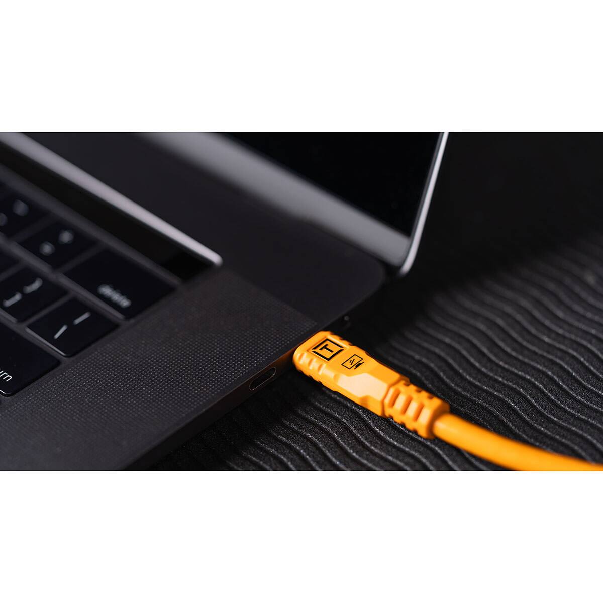 Alt View 6. Tether Tools - Tether Tools LeverLock Plate  Optima 10G 15' USB-C Right Angle Cable,Black.