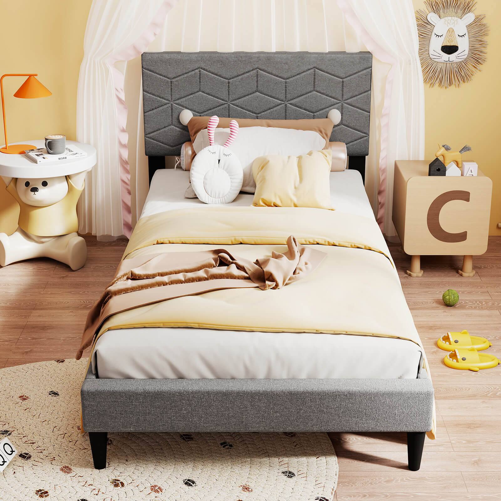 The text in the image is:

- "C"
- "A"
- "QQ"