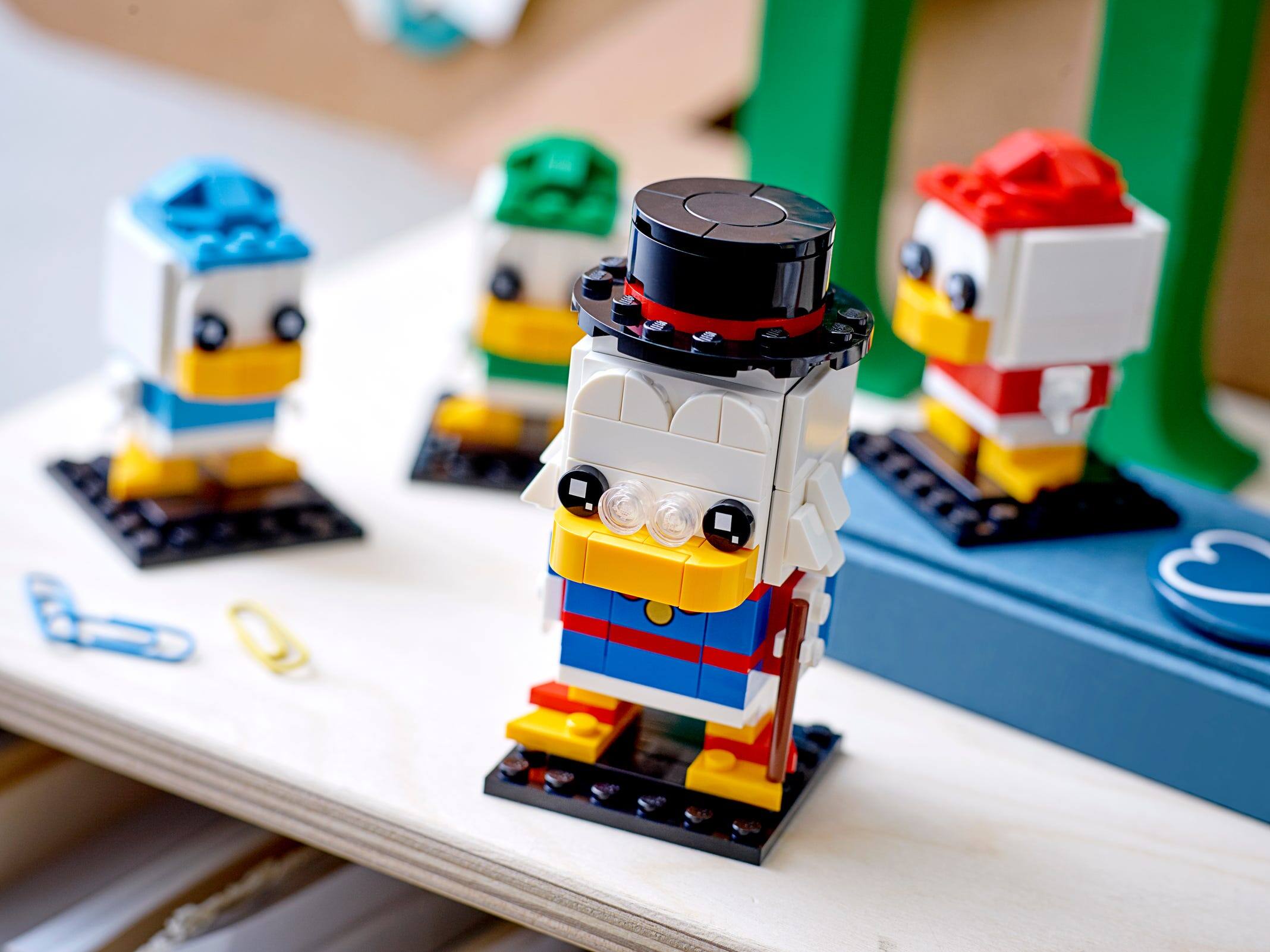 Alt View 3. LEGO - LEGO BrickHeadz: Disney Ducktales [Scrooge McDuck, Huey, Dewey & Louie #40477].