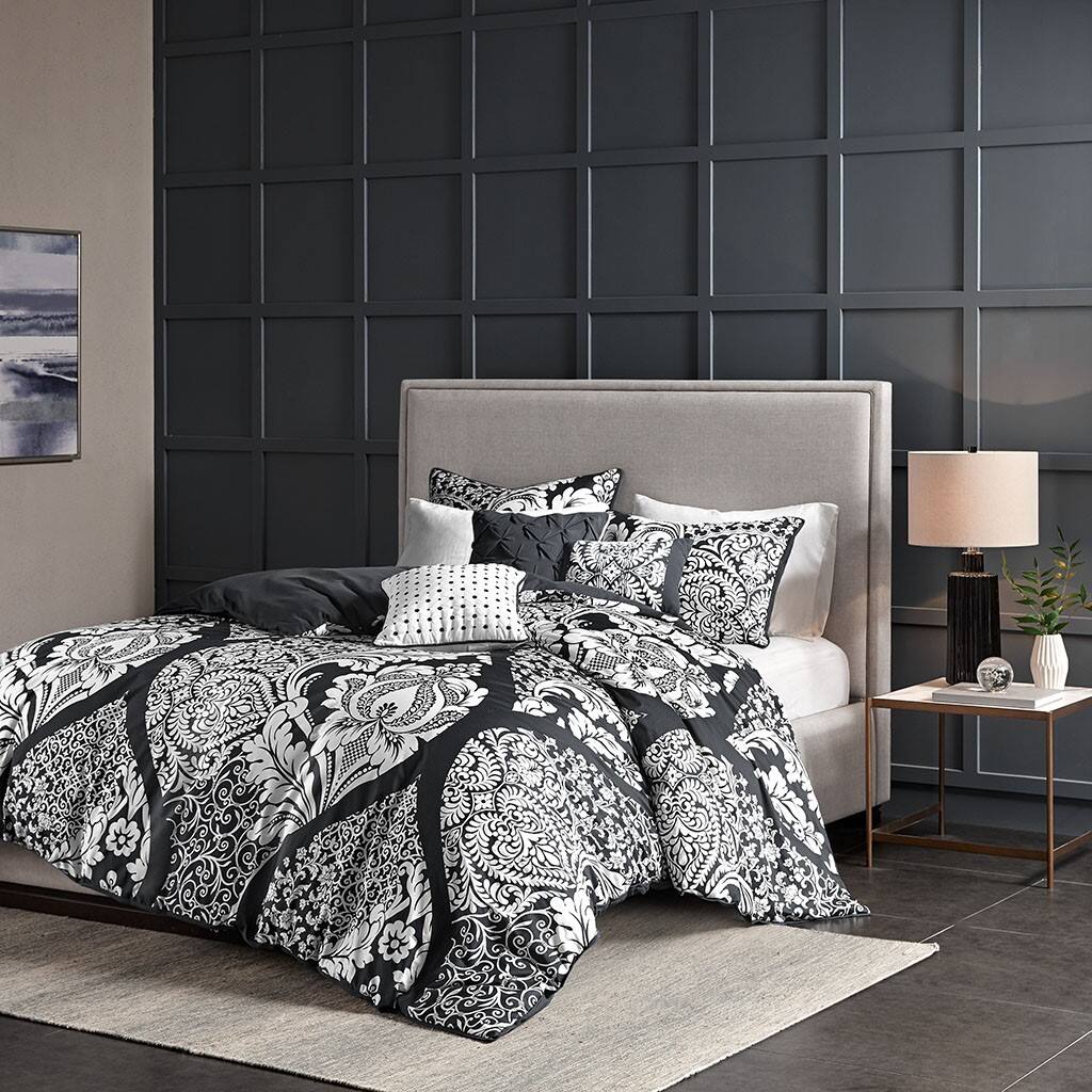Alt View 1. Gracie Mills - Gracie Mills Muriel Damask Delight 6-Piece Duvet Cover Set - Black.