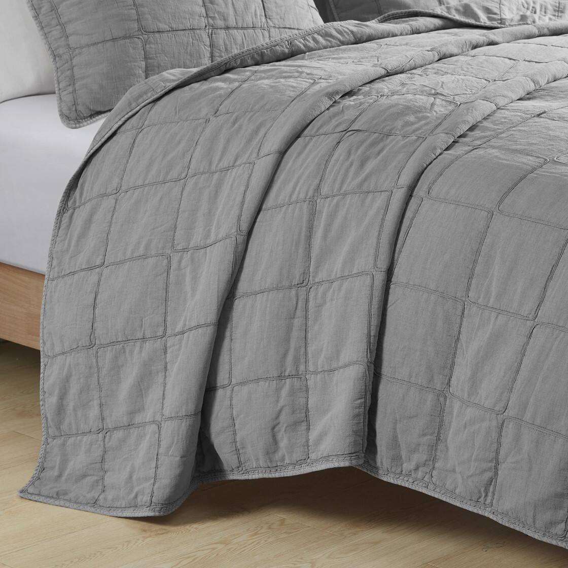 Alt View 1. Gracie Mills - Gracie Mills Griffin 3-Piece Grid Design Cotton Coverlet Set - Gray.