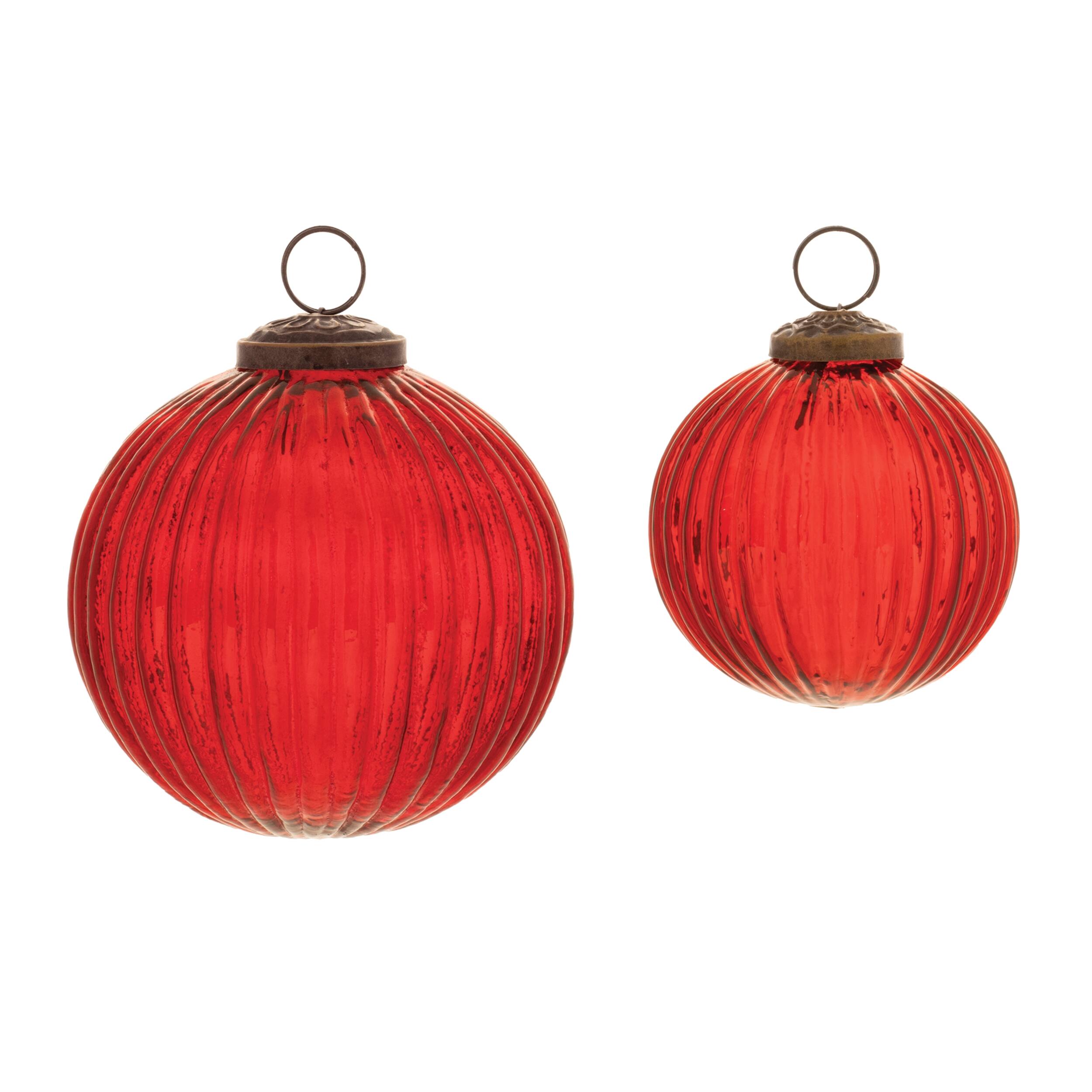 Angle. BreeBe - Ribbed Glass Ball Ornament (Set of 12) - Red.