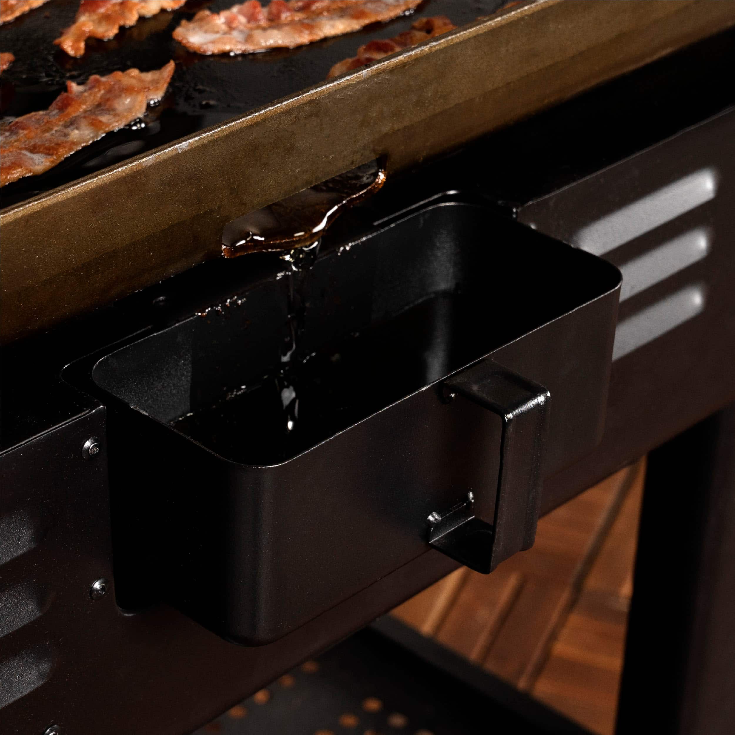 Alt View 17. Blackstone - Original 36-in. Outdoor Omnivore Griddle with Hood and Folding Shelves - Black.