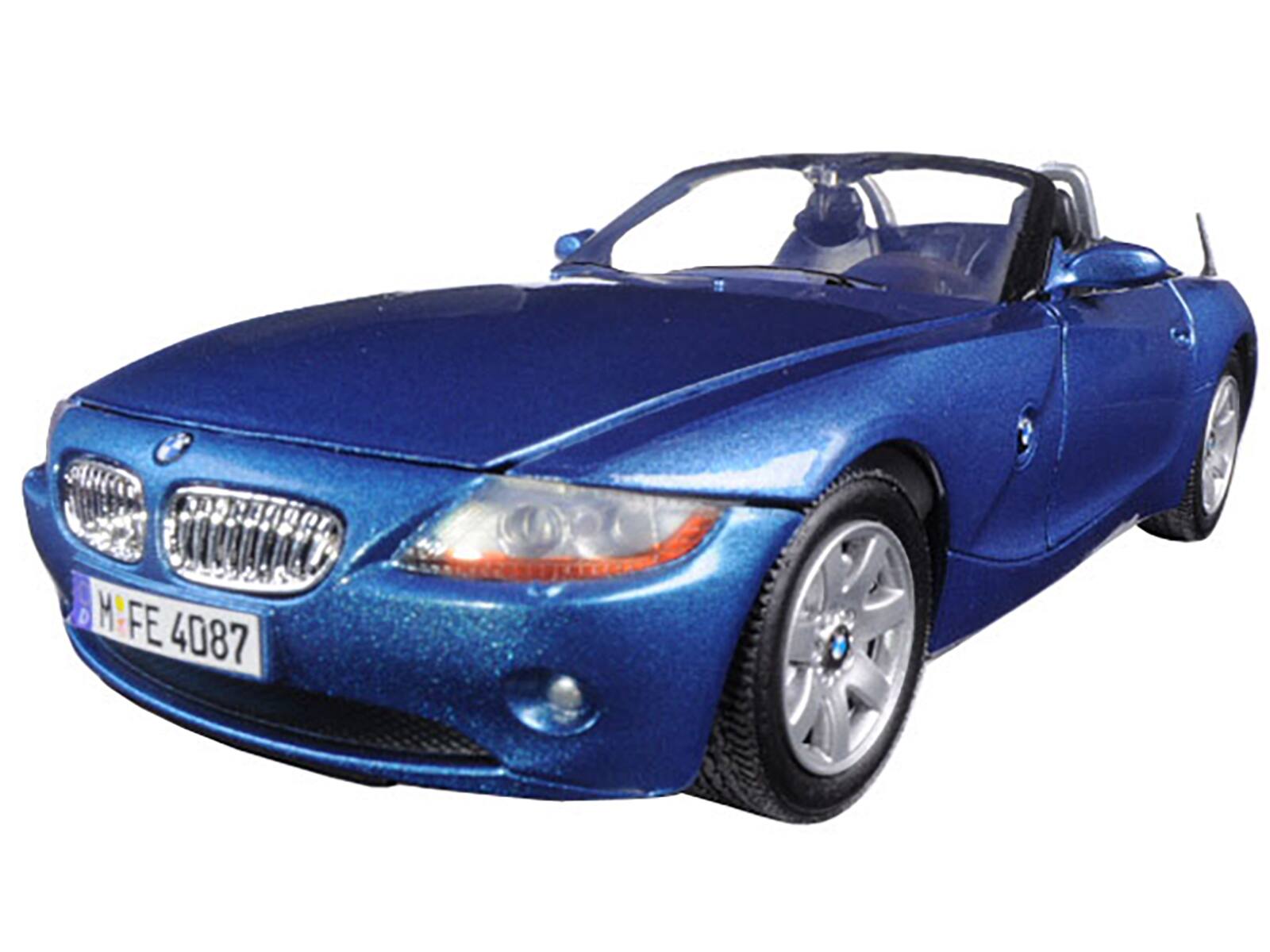 Angle. Motormax - BMW Z4 Convertible Blue Metallic 1/24 Diecast Model Car by Motormax - Blue Metallic.