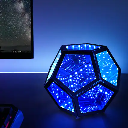 The text on the image is "AePrill".