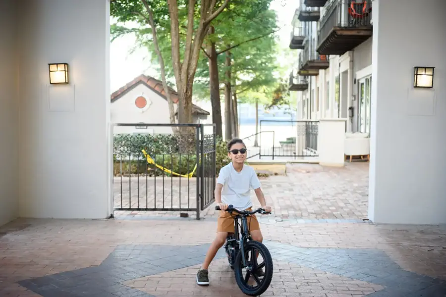 Alt View 19. Best Rideon Cars - E-Bike 16 Inch Black - Black.