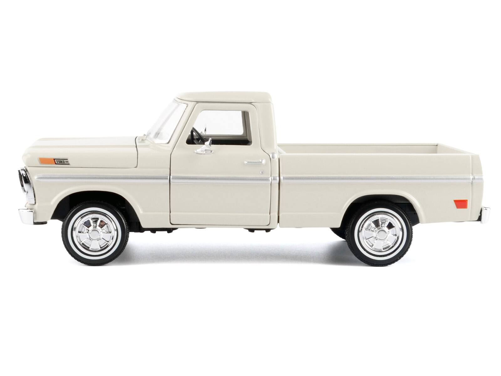 Alt View 2. Motormax - 1972 Ford F-100 Pickup Truck Cream "Timeless Legends" Series 1/24 Diecast Model Car by Motormax.