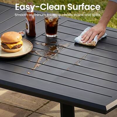 Easy-Clean Surface  
Smooth aluminum tabletop resists stains and spills.