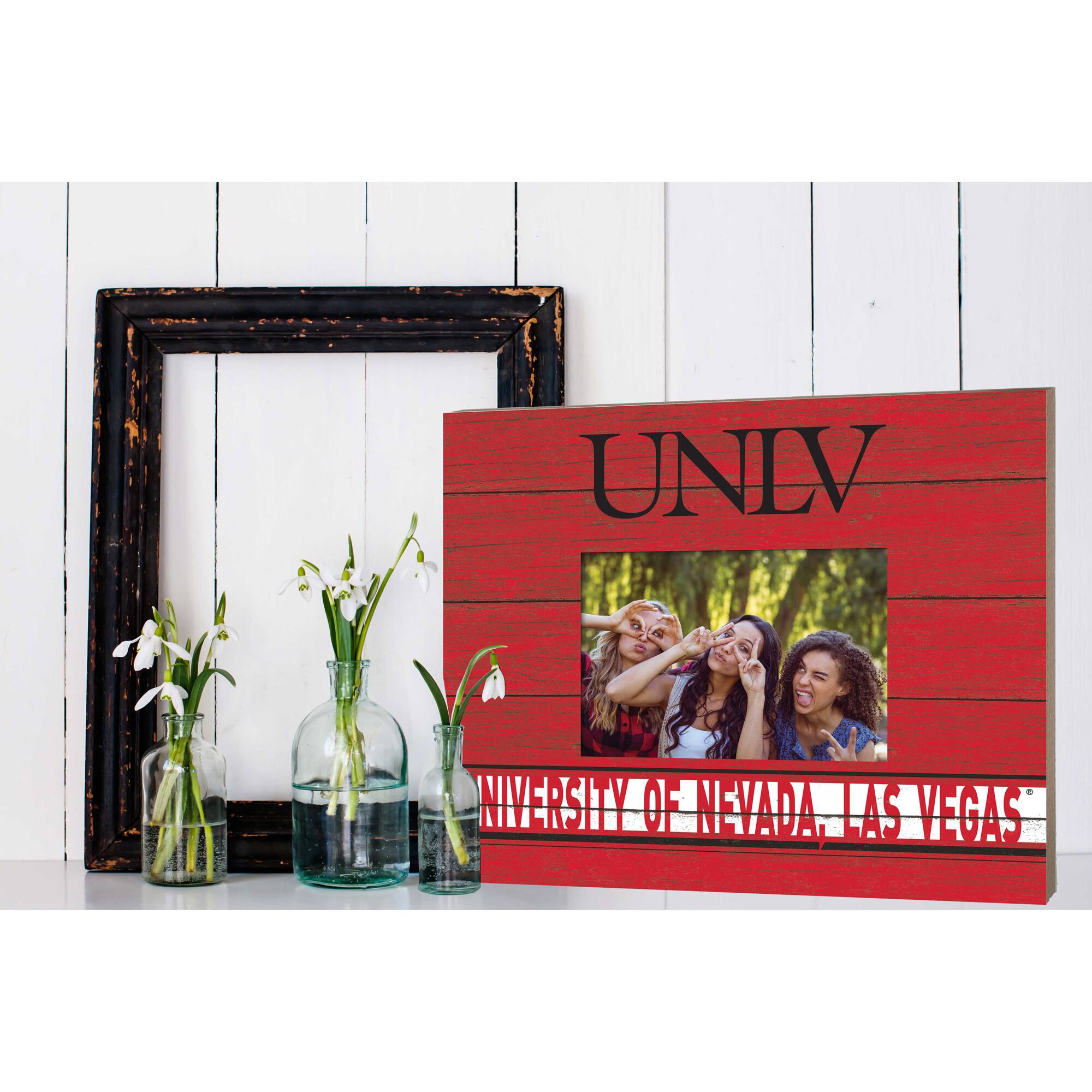 UNLV  
UNIVERSITY OF NEVADA LAS VEGAS