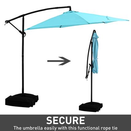 SECURE
The umbrella easily with this functional rope tie