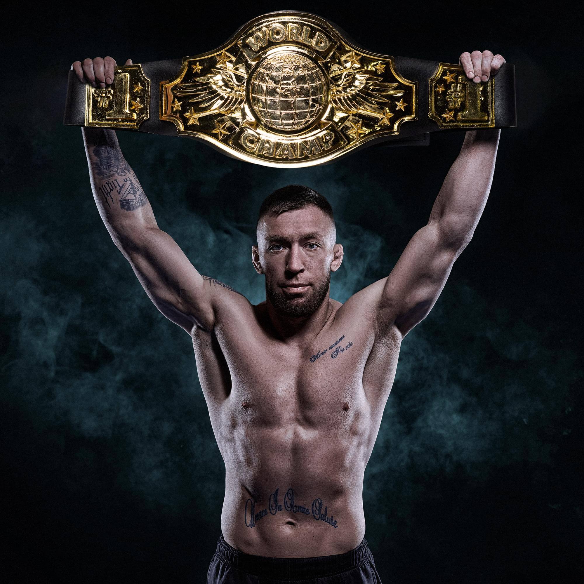 1 WORLD x Y CHAMP 1  
Morning mind OC-0 U.  
Queen Beuse