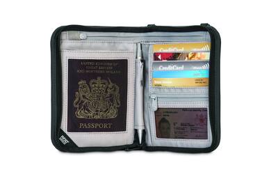 Pacsafe RFIDsafe V150 RFID Blocking Compact Organizer - Black Pacsafe RFIDsafe V150 RFID Blocking Compact Organizer - Black