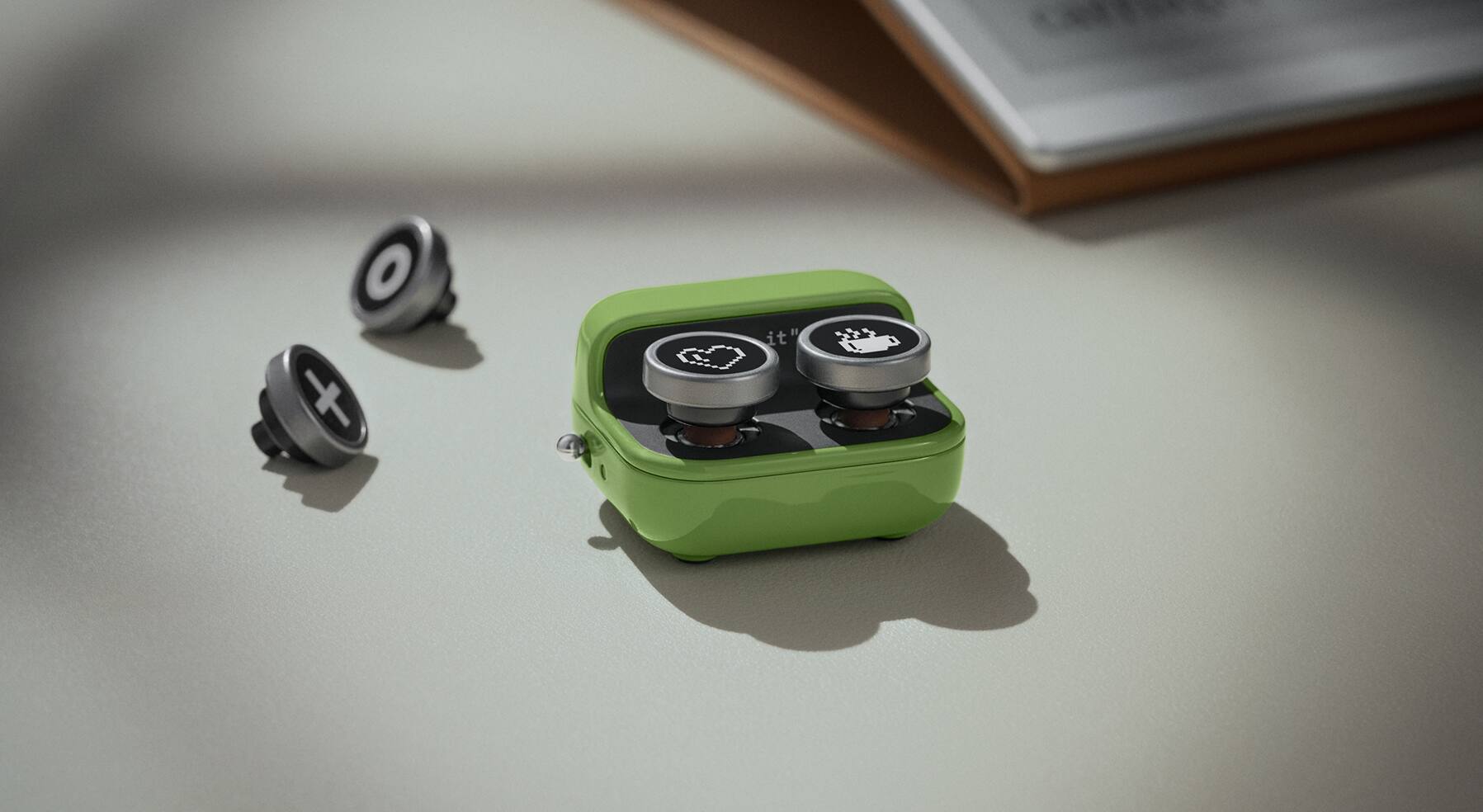 Alt View 2. BOOX - BOOX Tappy Wireless Page Turner.