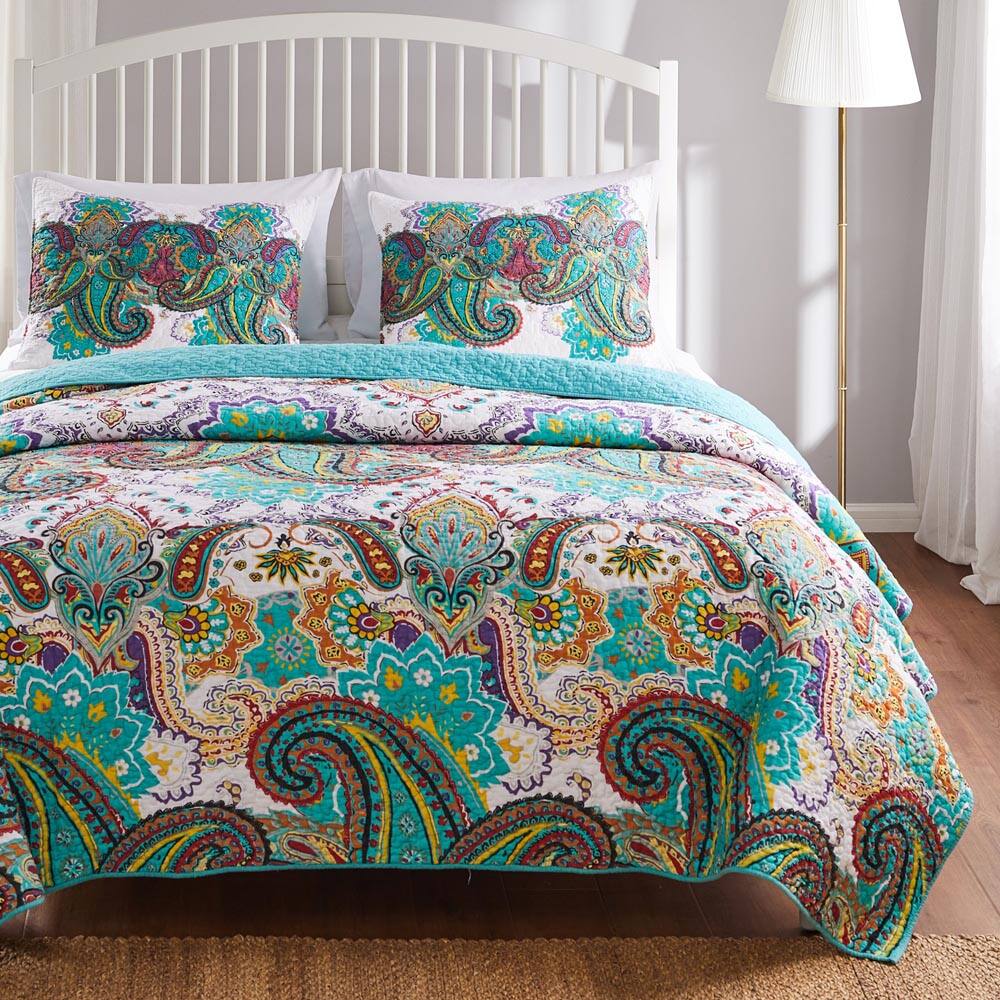 Angle. BreeBe - Nirvana Teal Quilt Set - 2 Piece Twin/XL - Teal.