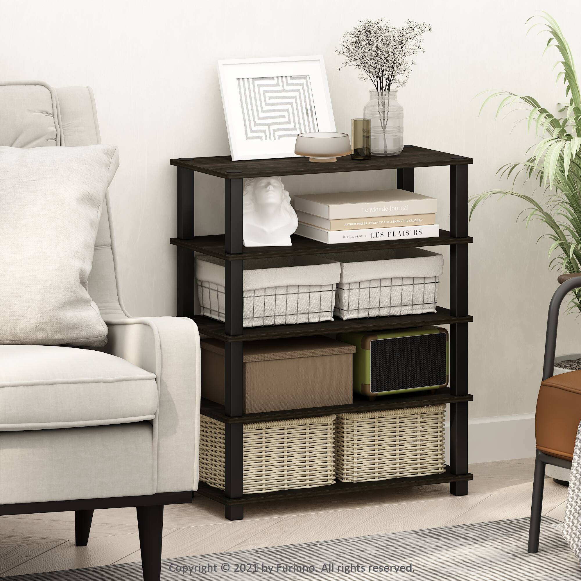 Le Monde Journal  
- Cds  
LES PLAISIRS  
Copyright © 2023 by Brone  
All rights reserved