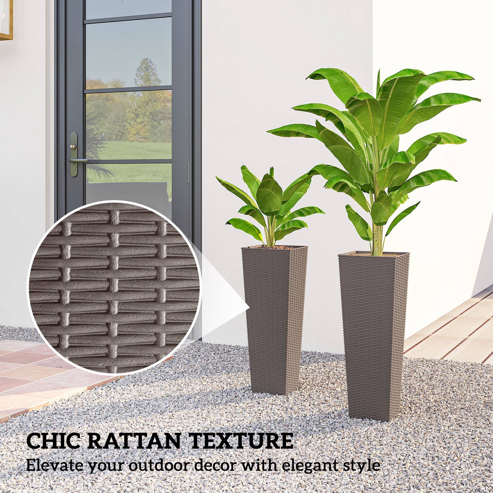 CHIC RATTAN TEXTURE  
Elevate your outdoor decor with elegant style