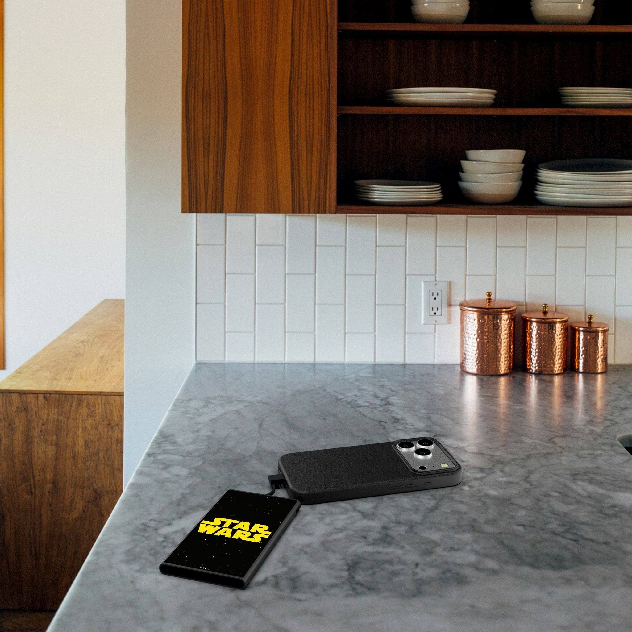 Back. Keyscaper - Star Wars: A New Hope BaseOne 5000mAh Flat Powerbank - Star Wars.