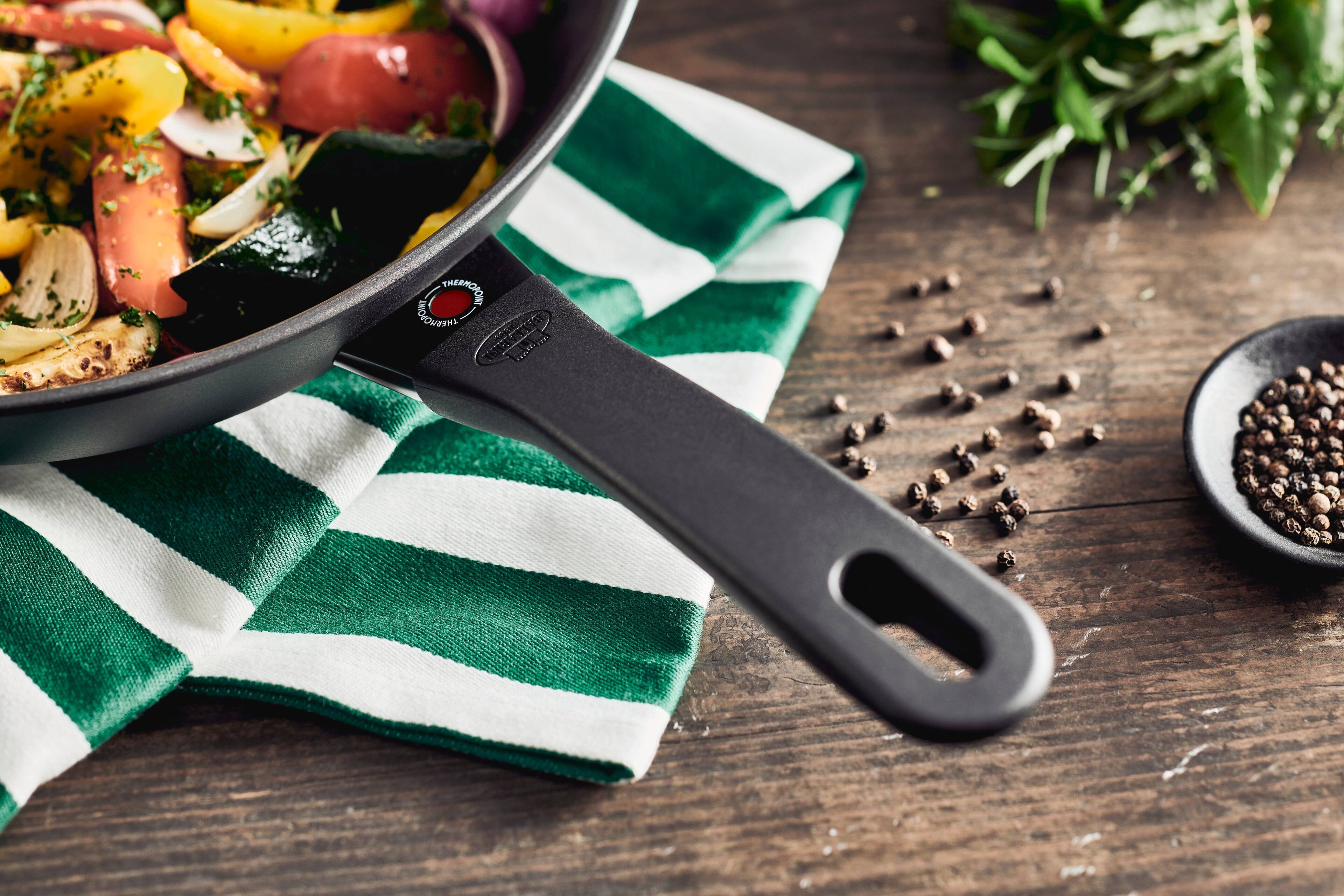 The text on the image reads: "EINEMODERN" and "EINEMODERN" with a logo.