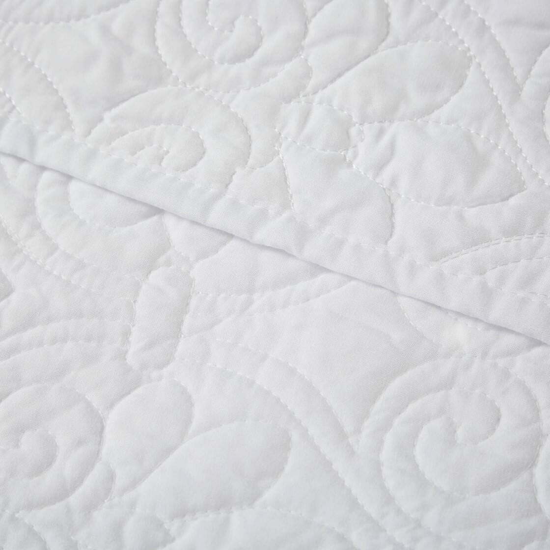 Alt View 1. Gracie Mills - Gracie Mills Sandy Classic Stitch Oversized Quilted Throw Blanket - White.