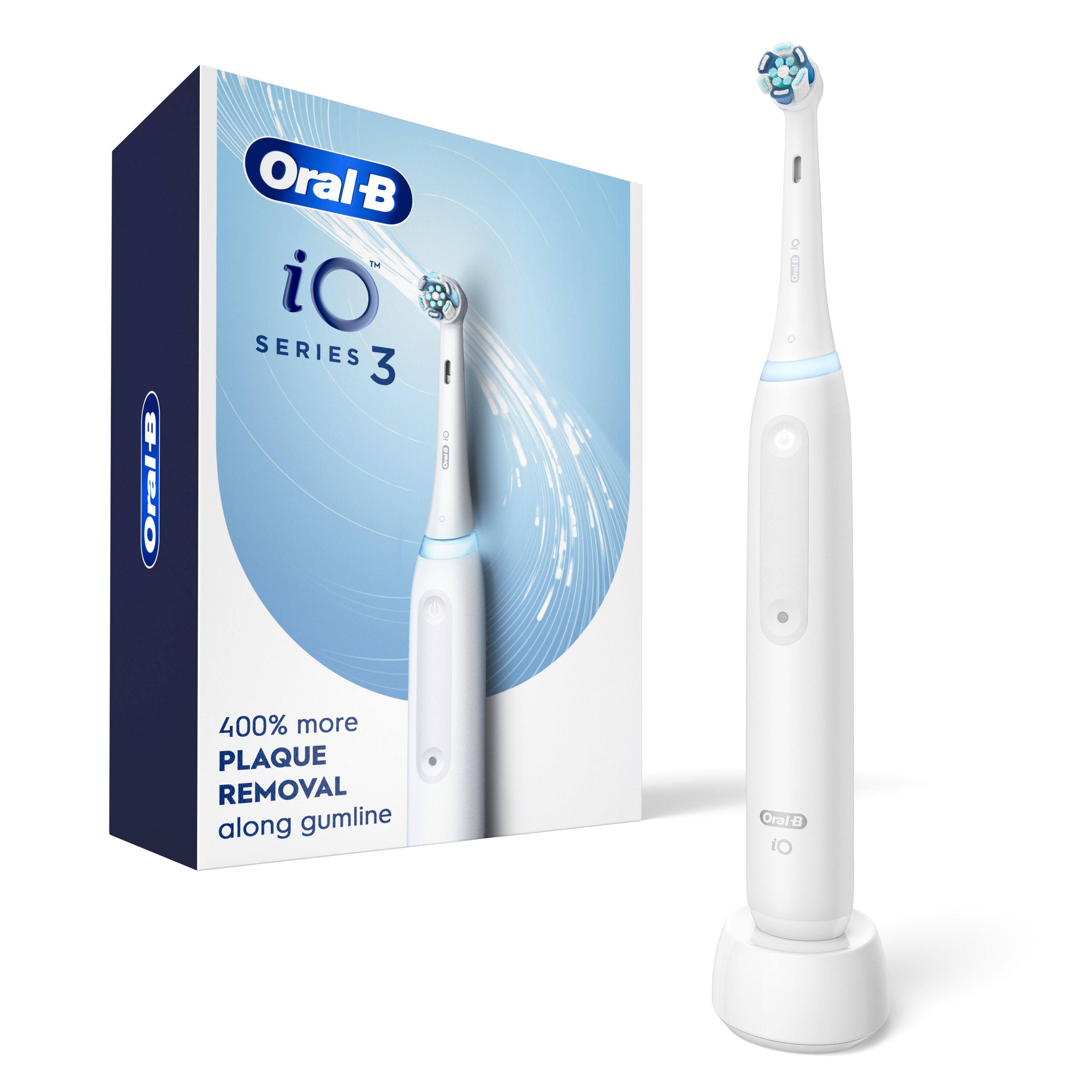 Oral-B iO™ SERIES 3  
400% more PLAQUE REMOVAL along gumline