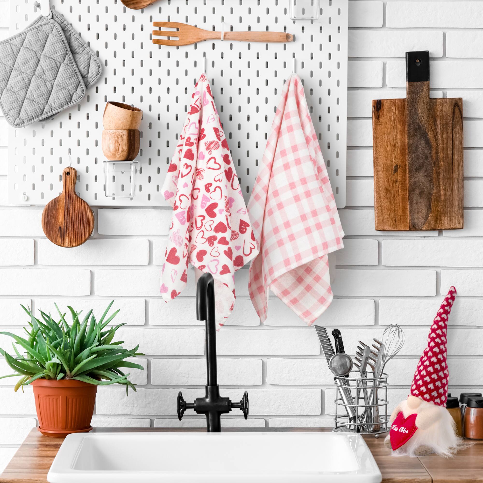 Alt View 1. Northlight - Plaid and Hearts Valentine's Day Kitchen Tea Towels - 26" - Pink and Red - Set of 2 - White.
