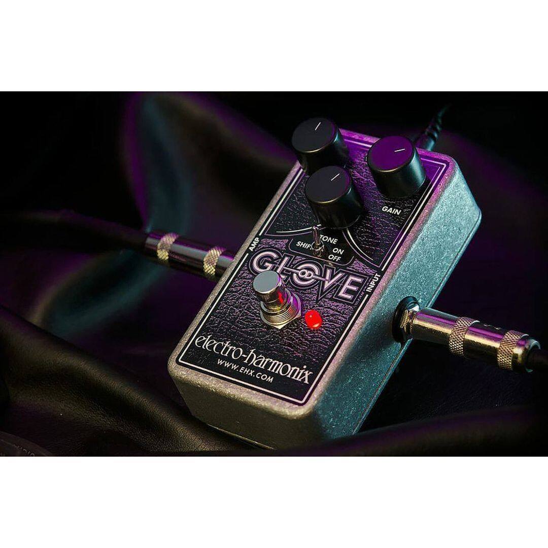 GAIN AMP SHIFT TONE ON OFF GLOVE GI E INPUT electro-harmonix WWW.EHX.COM www.EHX.COM