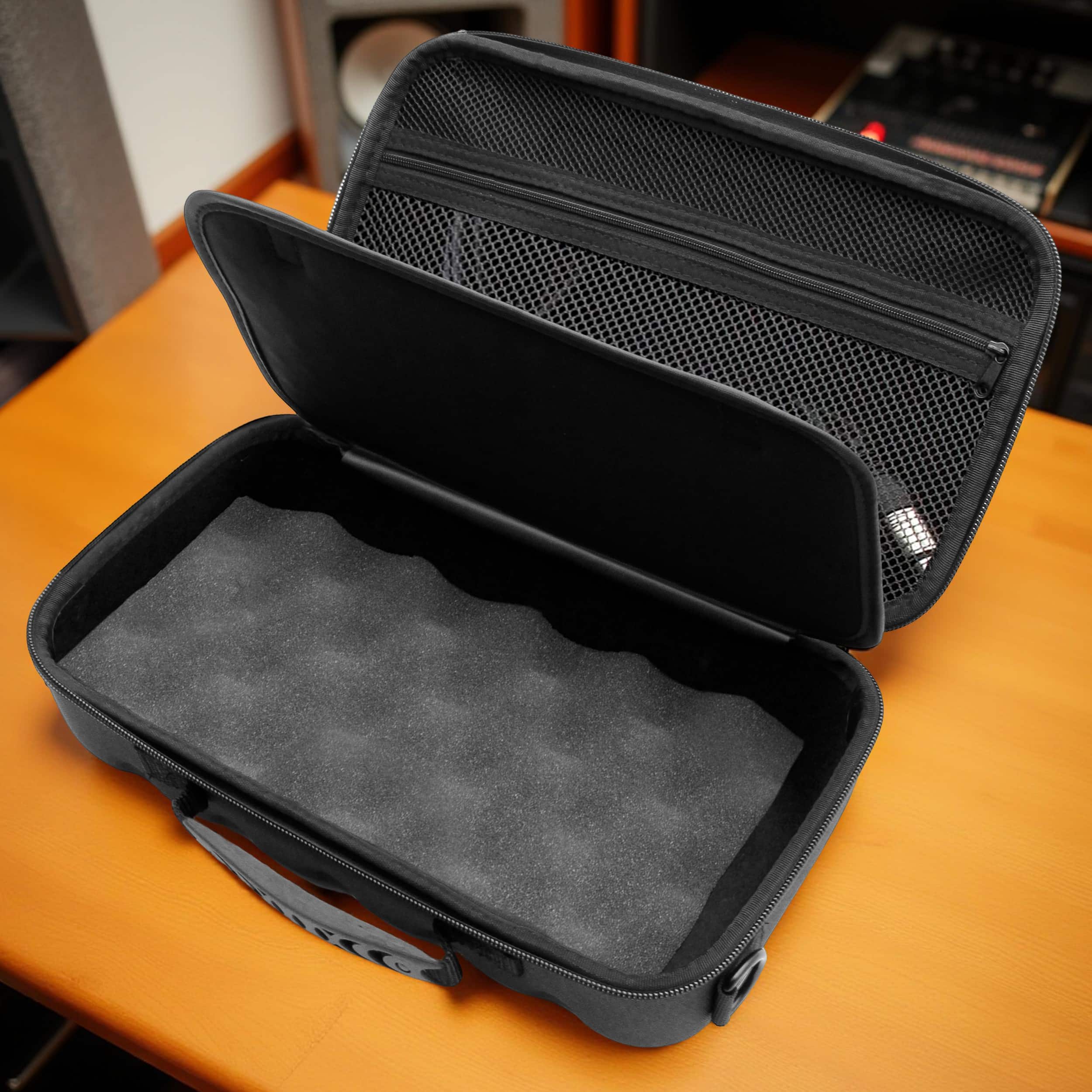 ZOOM LiveTrak L-12 + ケース(おまけ) Amazon.com: Zoom CBL-20 Soft Case for L-Series Mixers : Electronics
