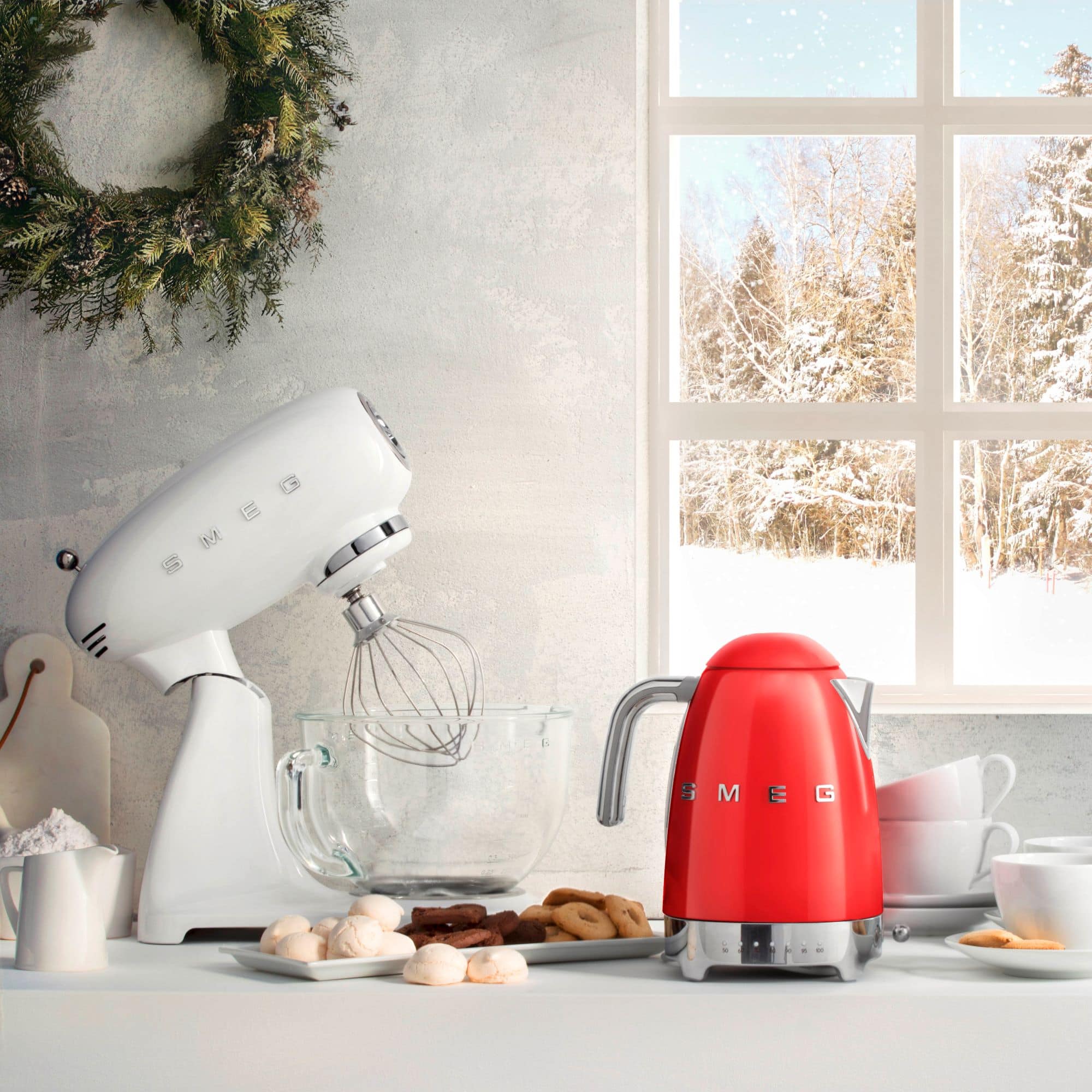 Alt View 1. SMEG - KLF04 7-Cup Variable Temperature Kettle - Red.