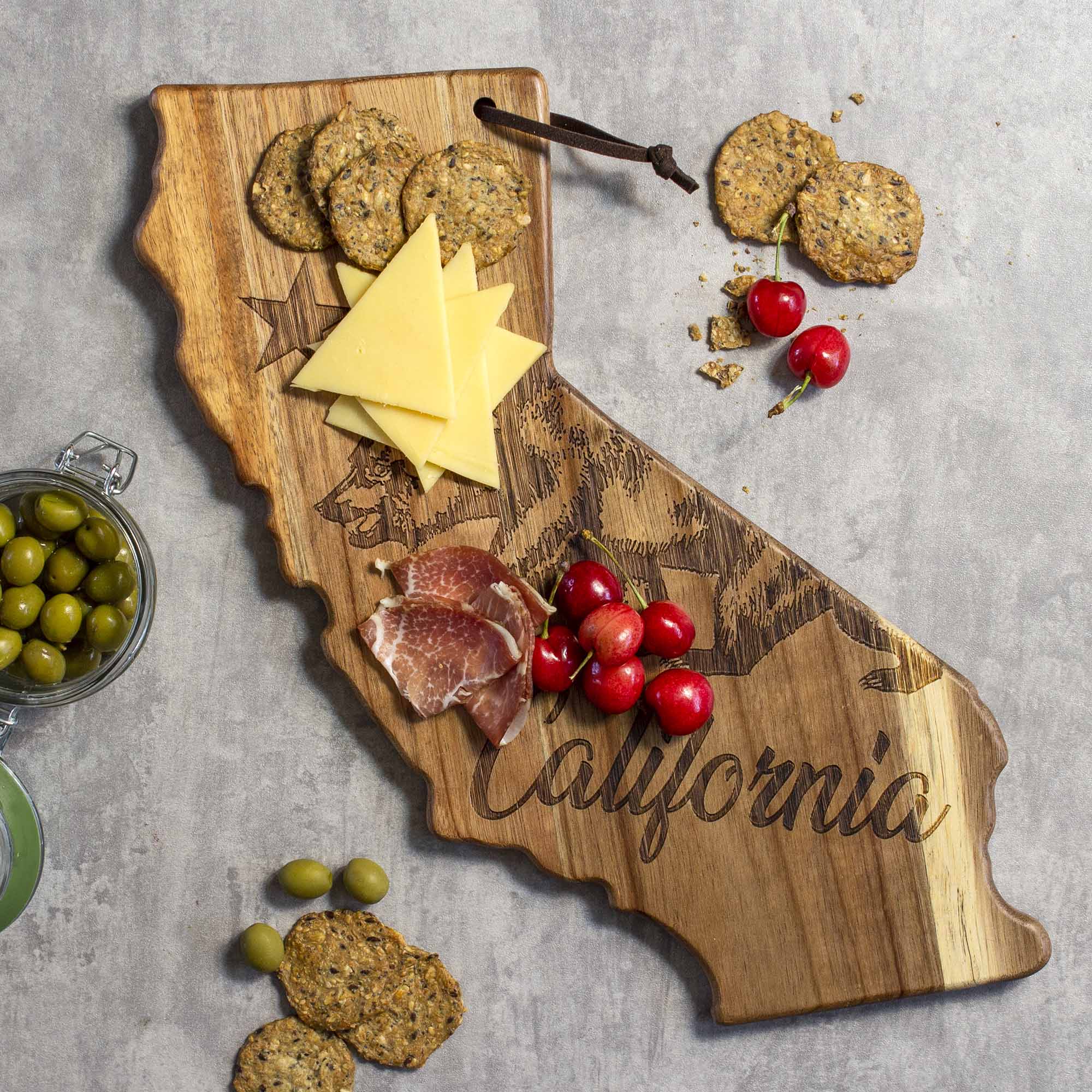 Angle. Rock & Branch - Origins Series California Cutting Board.