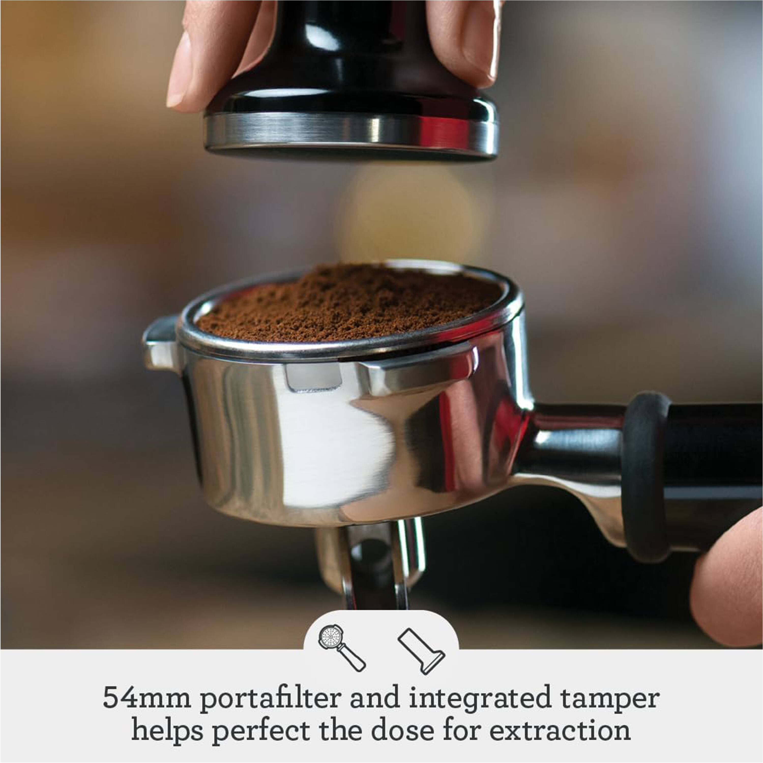 54mm portafilter and integrated tamper helps perfect the dose for extraction
