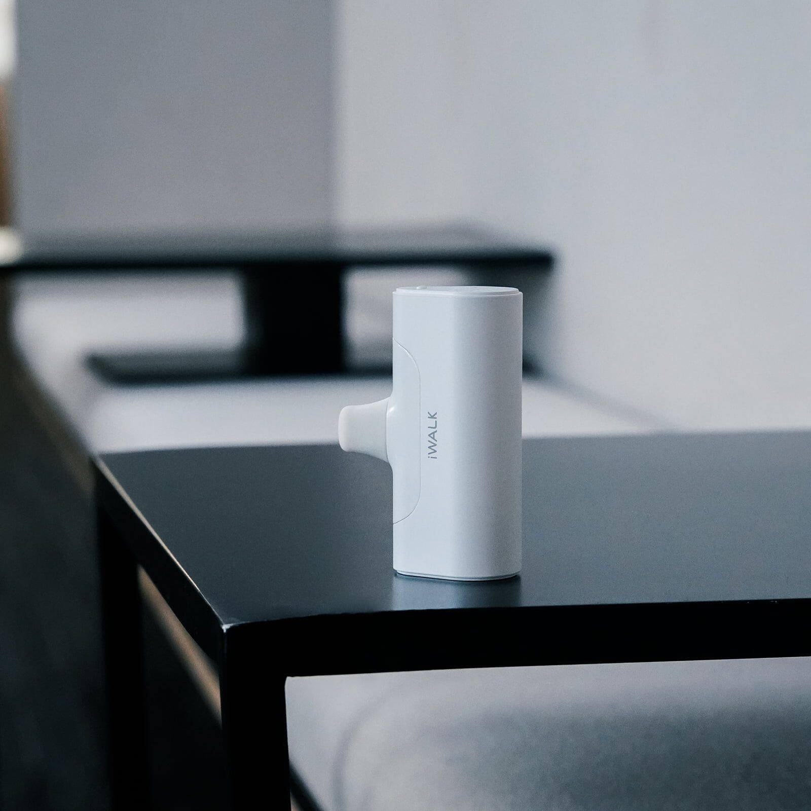 Back. iWalk - iWALK Small Portable Charger 4500mAh Ultra-Compact Power Bank Cute Battery Pack - White.