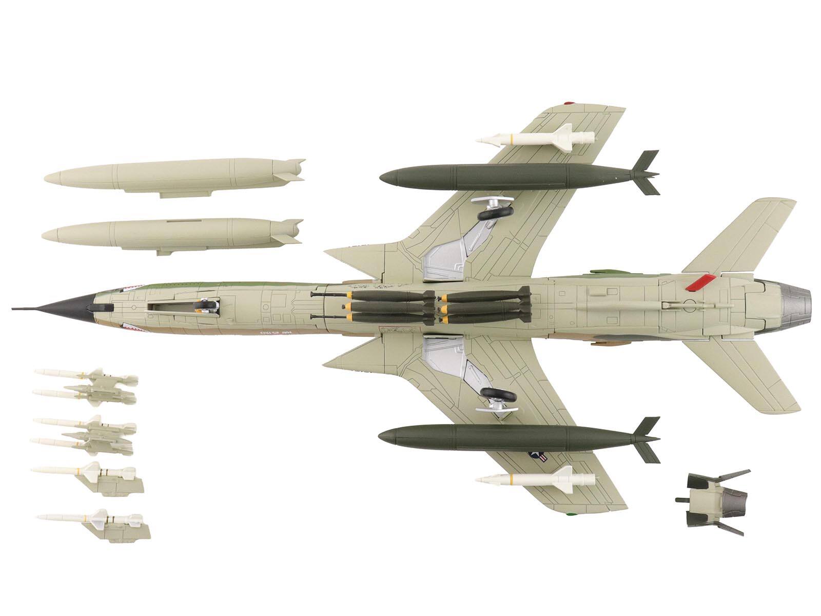 Alt View 3. Hobby Master - Republic F-105F Thunderchief Fighter-Bomber Aircraft US Air Force "Air Power Series" 1/72 Diecast Model by Hobby Master.