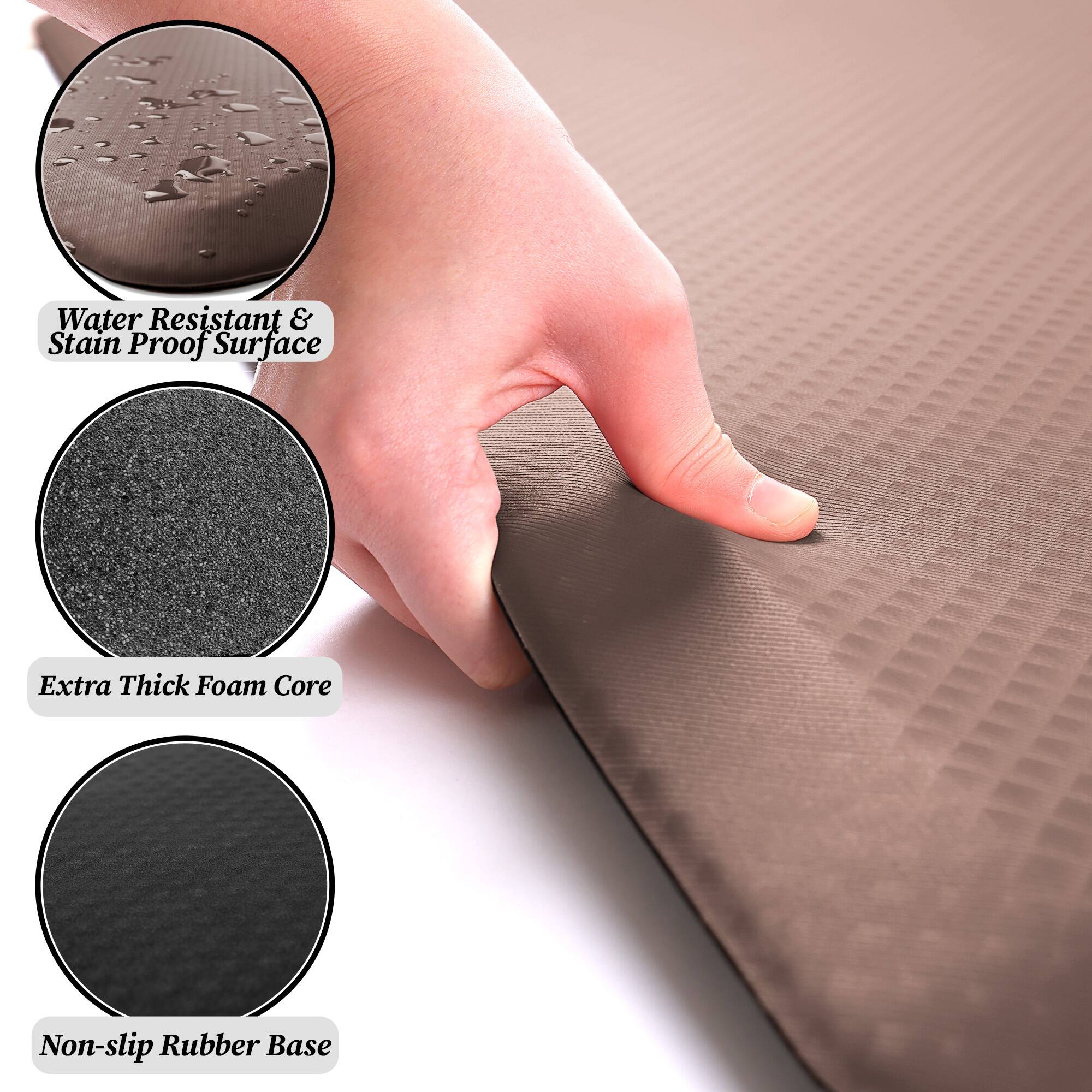 Water Resistant & Stain Proof Surface  
Extra Thick Foam Core  
Non-slip Rubber Base