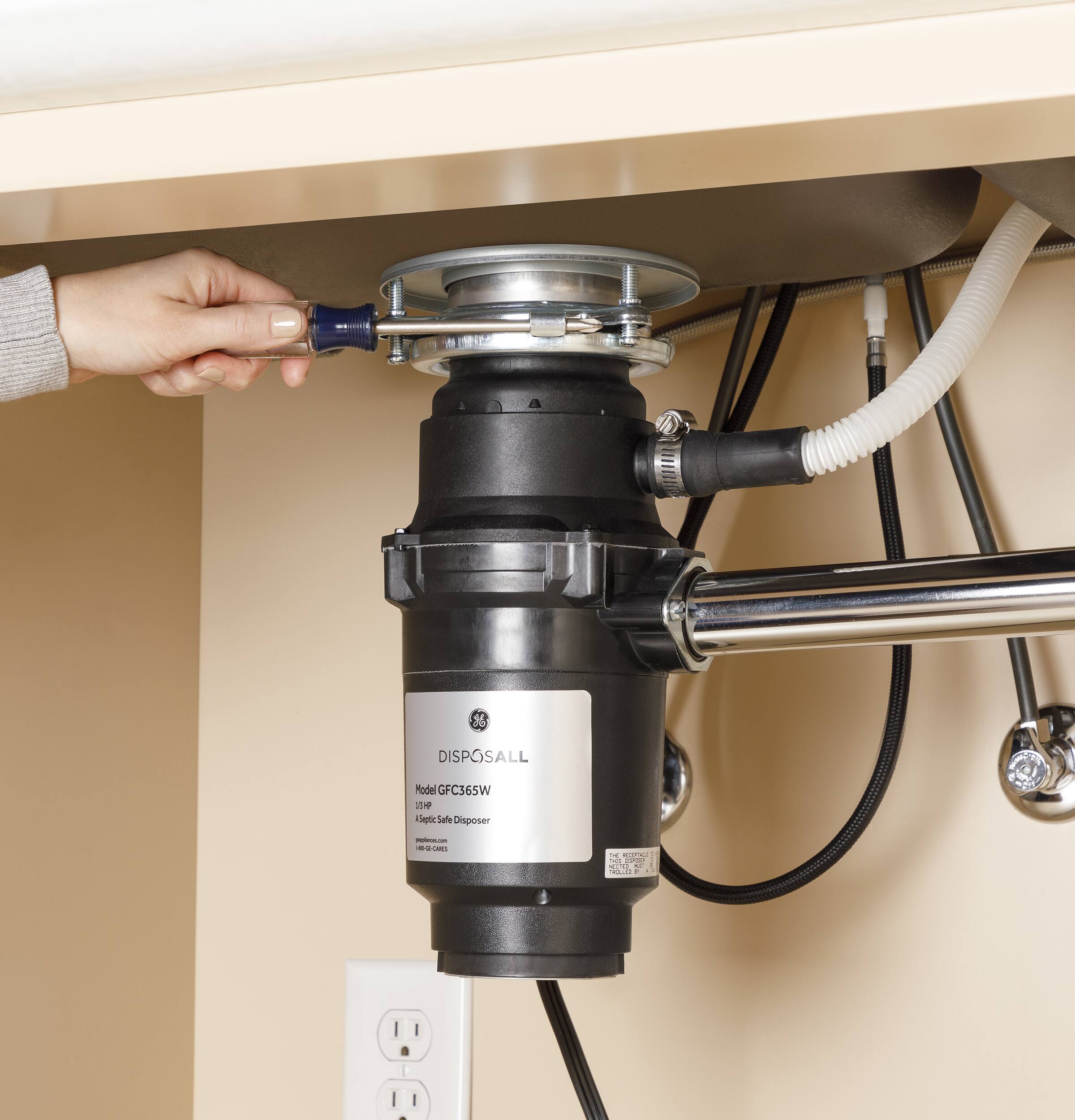 The text on the image reads "DISPOSALL Rcdel GFC365W 25 et Safe Disposer."