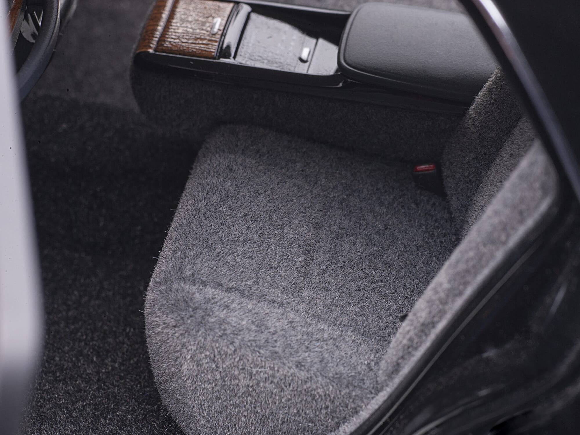 Back. Autoart - Toyota Century RHD (Right Hand Drive) Black 1/18 Model Car by Autoart - Black .