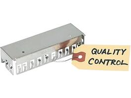 Avery - Pre-Wired Tags, 1.38 x 2.75, 1000/Box - Manila