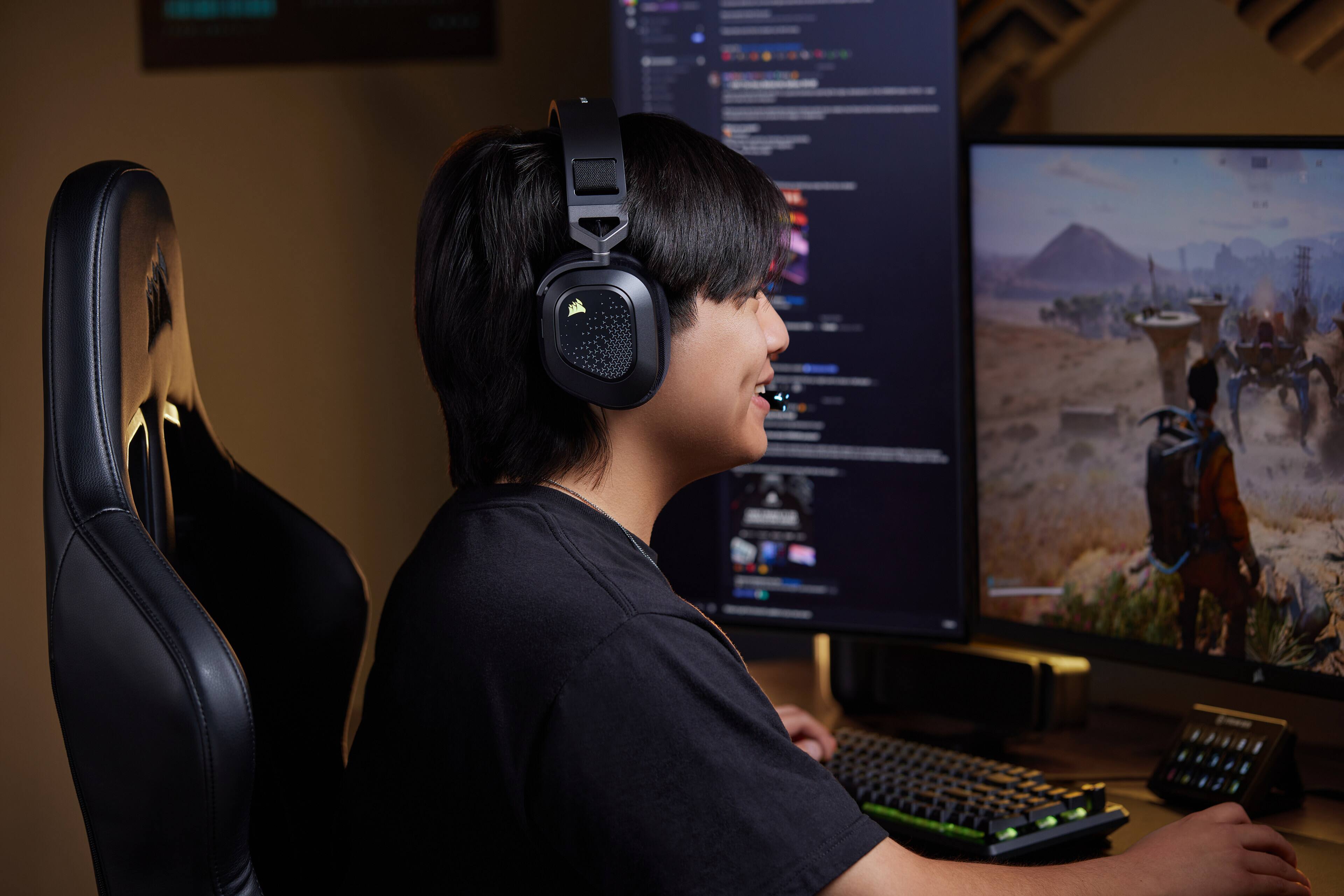 Alt View 20. CORSAIR - HS80 v2 Max Wireless Gaming Headset with 2.4GHz + Bluetooth Simultaneous for PC, PS5, PS4, Switch, Mobile - Steel Gray.