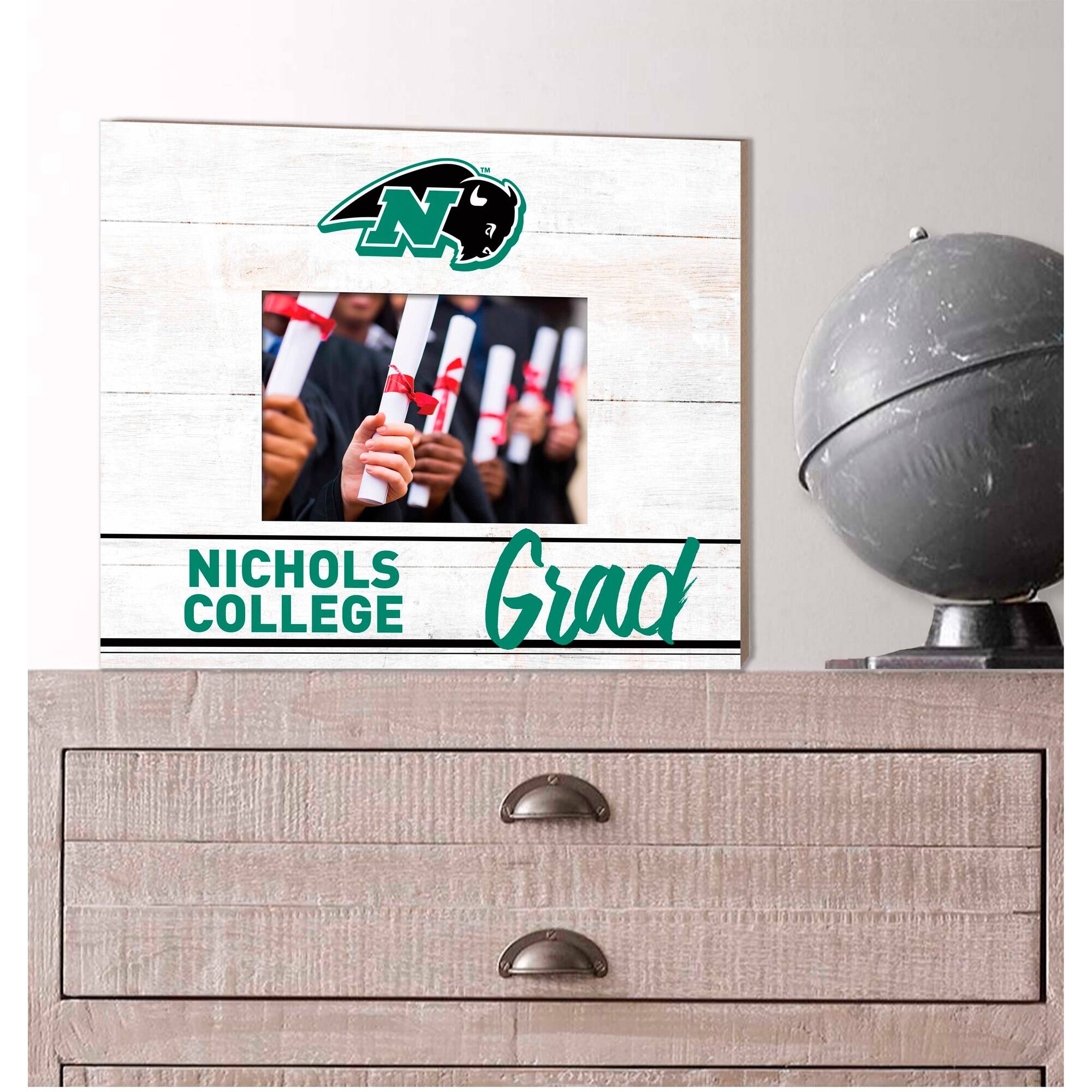 NICHOLS COLLEGE Grad