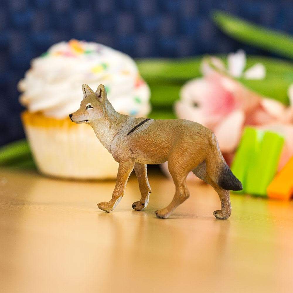 Angle. Safari Ltd. - Coyote Toy Figurine.