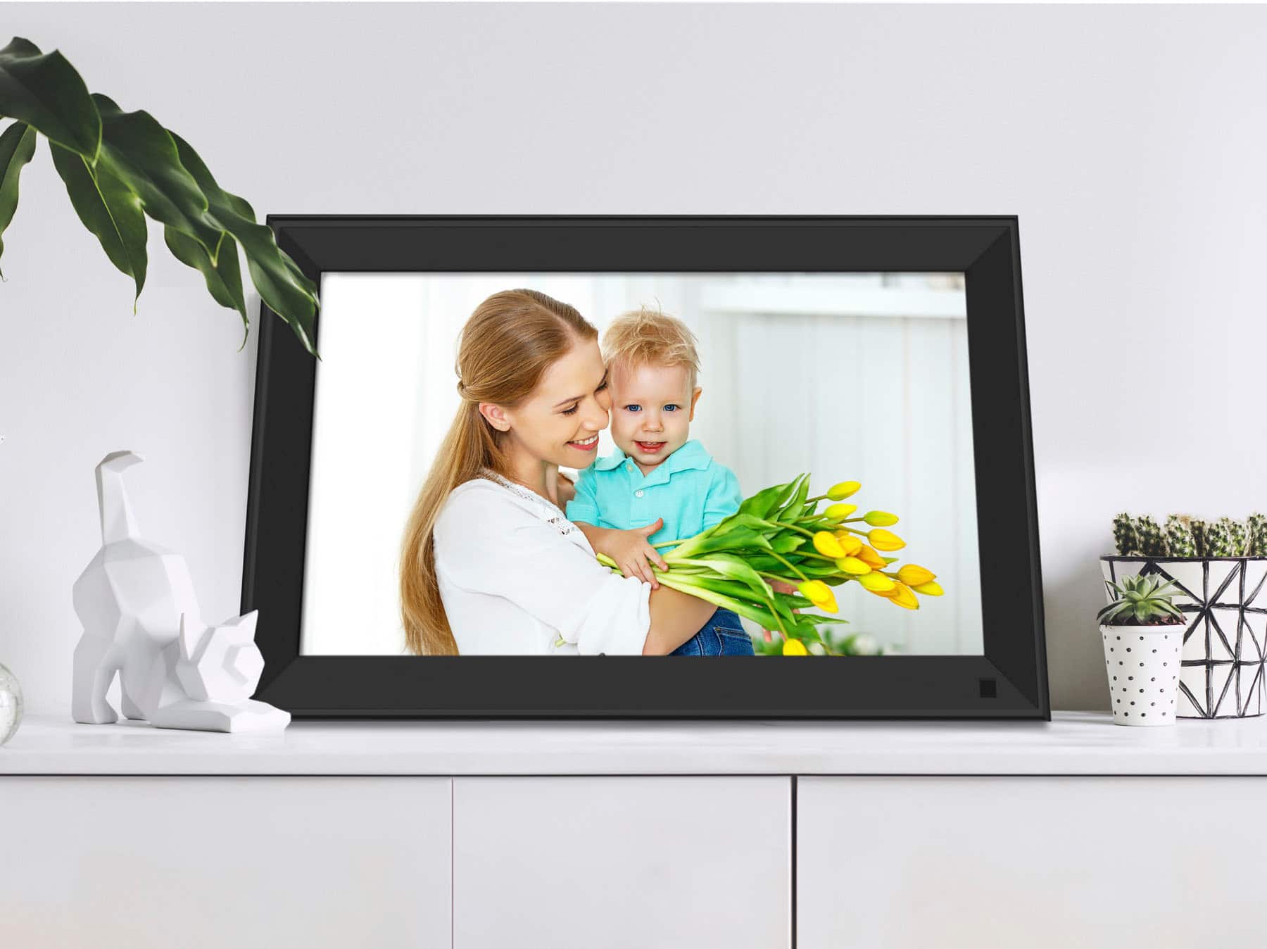 Alt View 16. Aluratek - 15" Touchscreen LCD Wi-Fi Digital Photo Frame - Black.