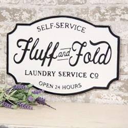SELF-SERVICE  
Fluff and Fold  
LAUNDRY SERVICE CO  
OPEN 24 HOURS