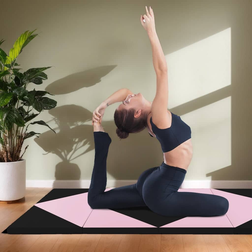 Kadyn - Gymnastics Mat, Exercise Tumbling Mat,8 Feet PU Leather Folding Gymnastics Mat with Hook and Loop Fasteners-Black - Pink