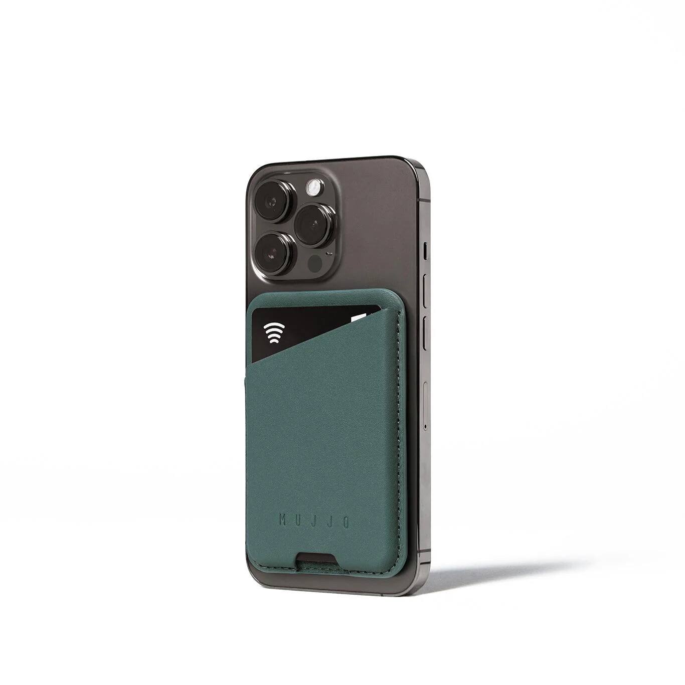 Angle. Mujjo - Full Leather MagSafe Wallet for iPhone - Livid Green.