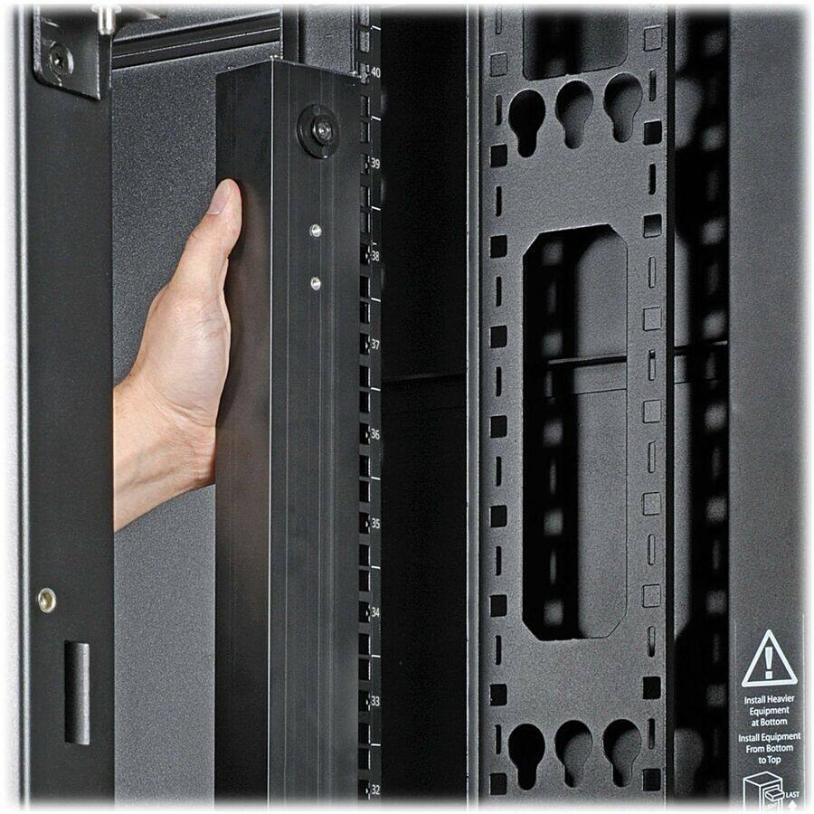 31.40 39 3 37 36 35 34 33

Install Heavier Equipment at Bottom

Install Equipment From Bottom to Top

LAST