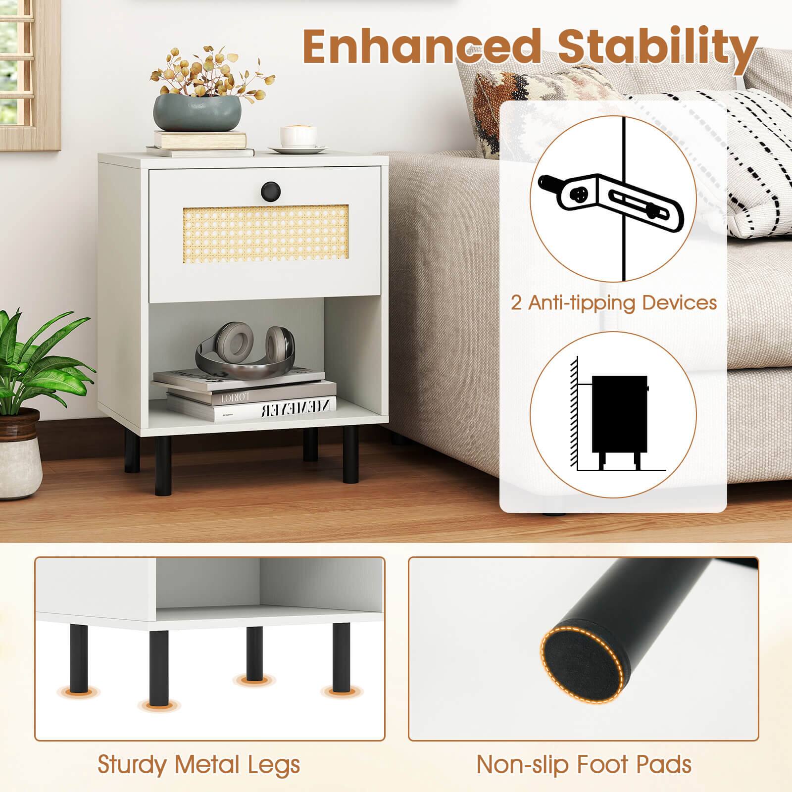 Enhanced Stability  
2 Anti-tipping Devices  
Sturdy Metal Legs  
Non-slip Foot Pads